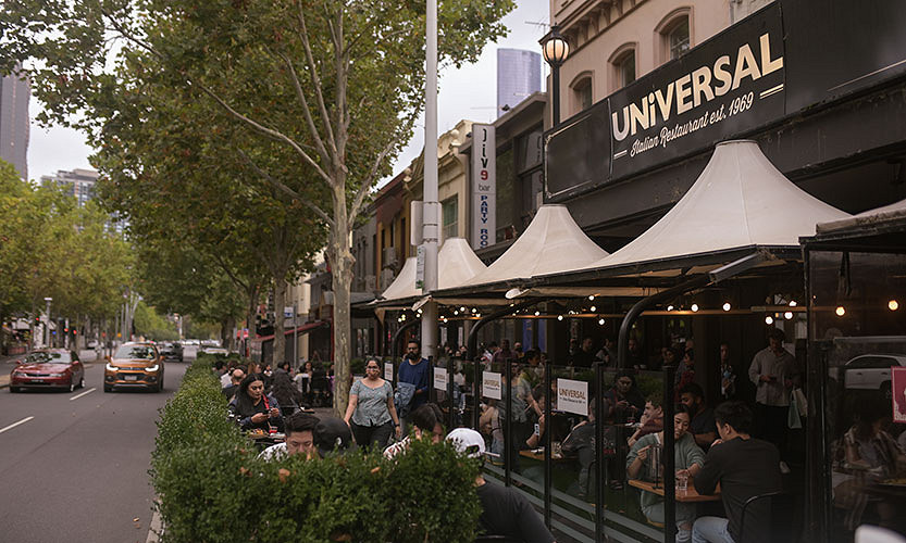 Hoons rampant on Lygon St