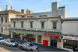 Historic Carlton property hits the market for the first time in a century