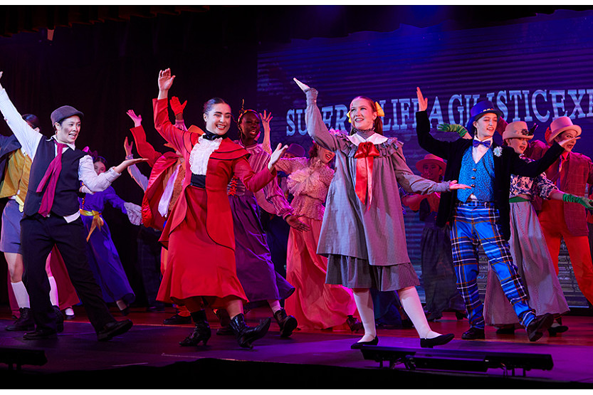 60-Academy---Mary-Poppins-3.jpg