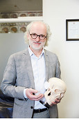 Lead epilepsy researcher honoured by prestigious award